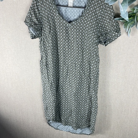 H&M > Green Floral Shift Dress - Picture 5 of 10